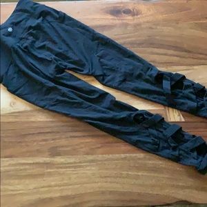 Athleta leggings criss crossed calves